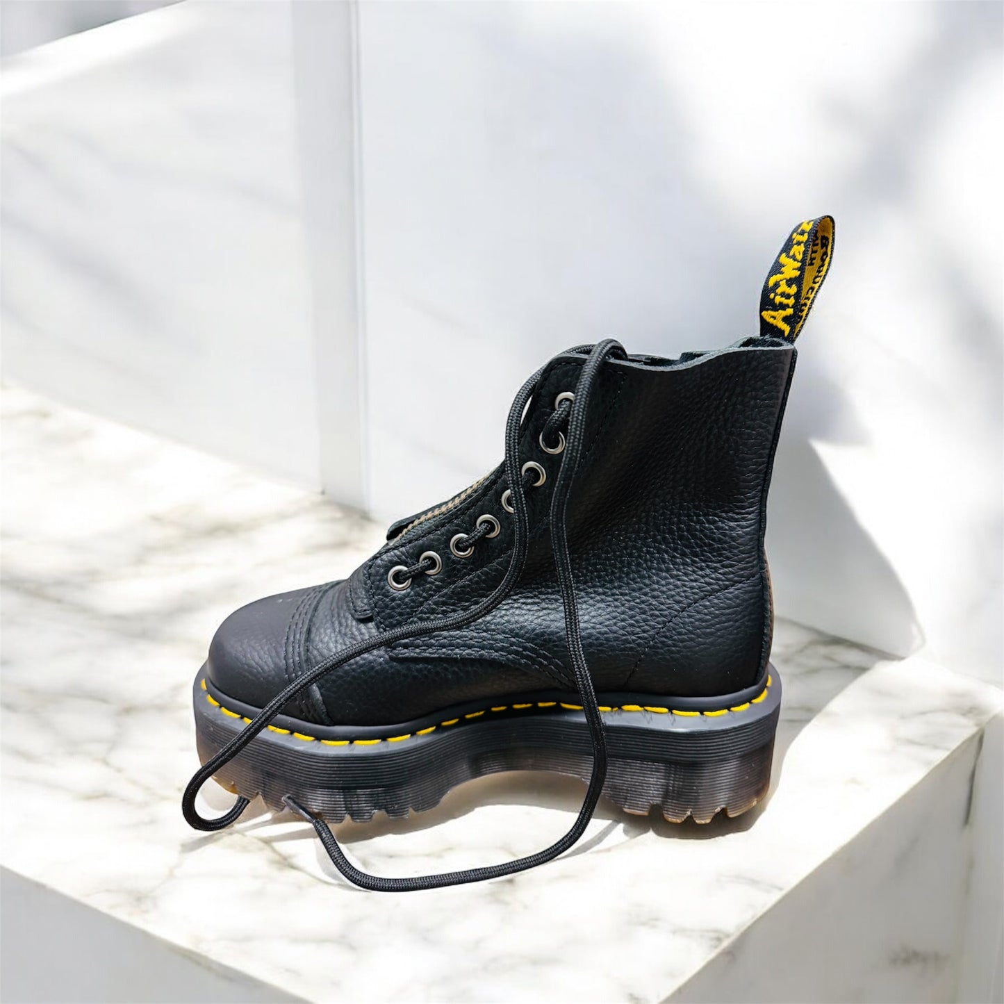 Dr.martens SINCLAIR MILLED NAPPA women's shoes black Manufacturer number: LOOt992Z ( Last pieces )