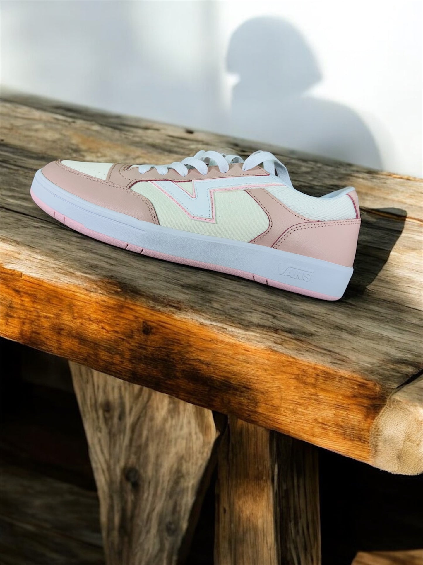 Vans Lowland CC Damen Sneakers in Rose/Creme Herstellernummer: VN000BWBBQL1 ( Letzte Stück)