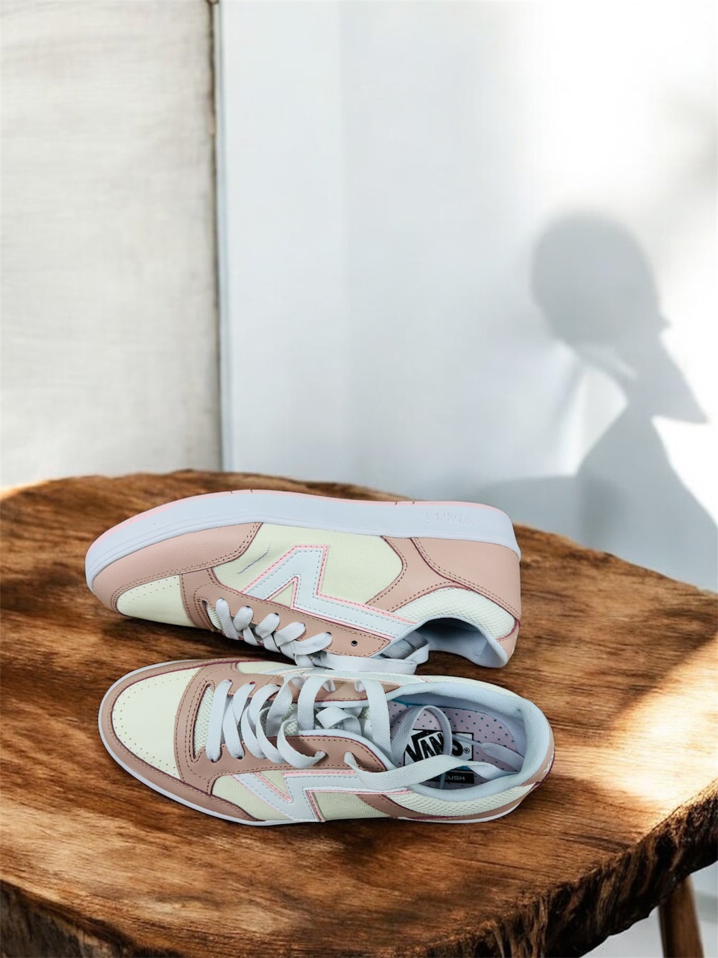 Vans Lowland CC Women's Sneakers in Rose/Cream Manufacturer number: VN000BWBBQL1 ( Last pieces)