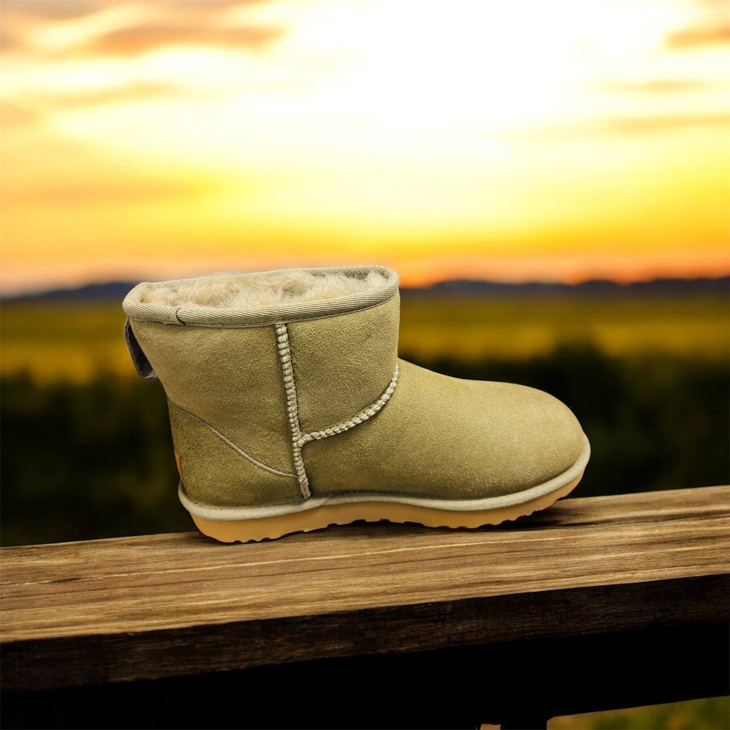 UGG W Classic Mini ll Damen Boots in Farbe Antilope Herstellernummer : W/1016222 ( Letzte Stück )